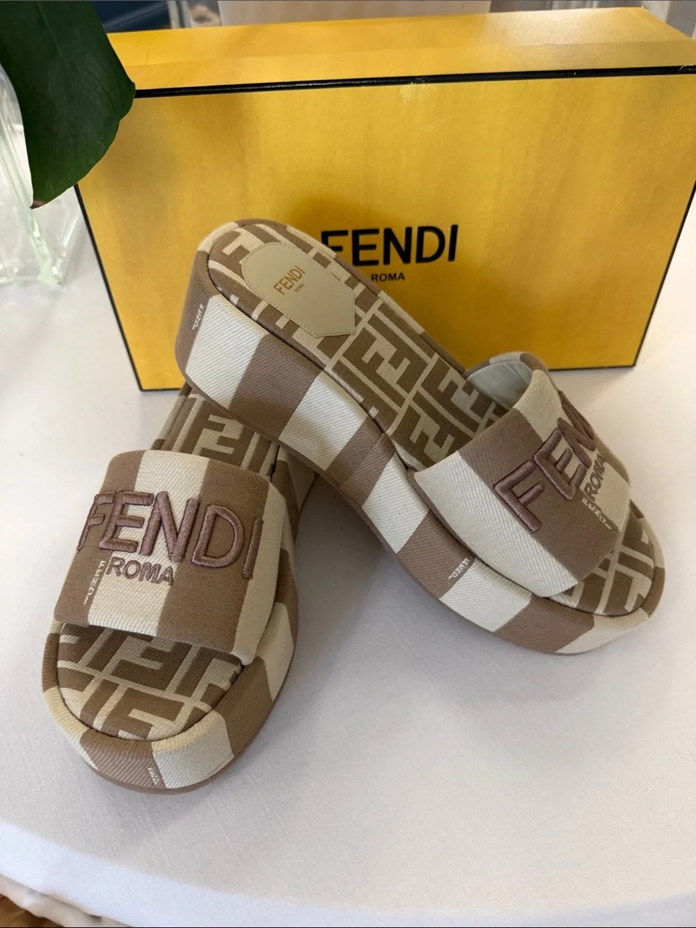 Fendi FF Logo Slide Sandals NWT Full set size 39
